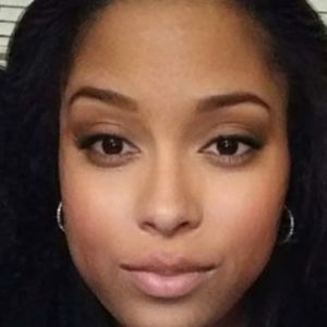 Meet your Posher, Nelida